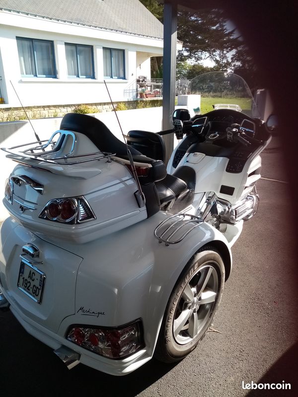 Moto 1800 goldwing (image 3)