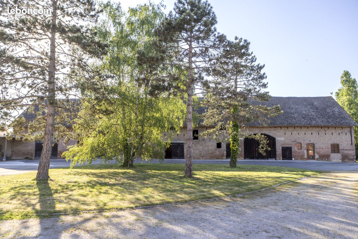 Maison 10 pièces 285 m² · à Toutenant · 285 m² · 884 000 €
