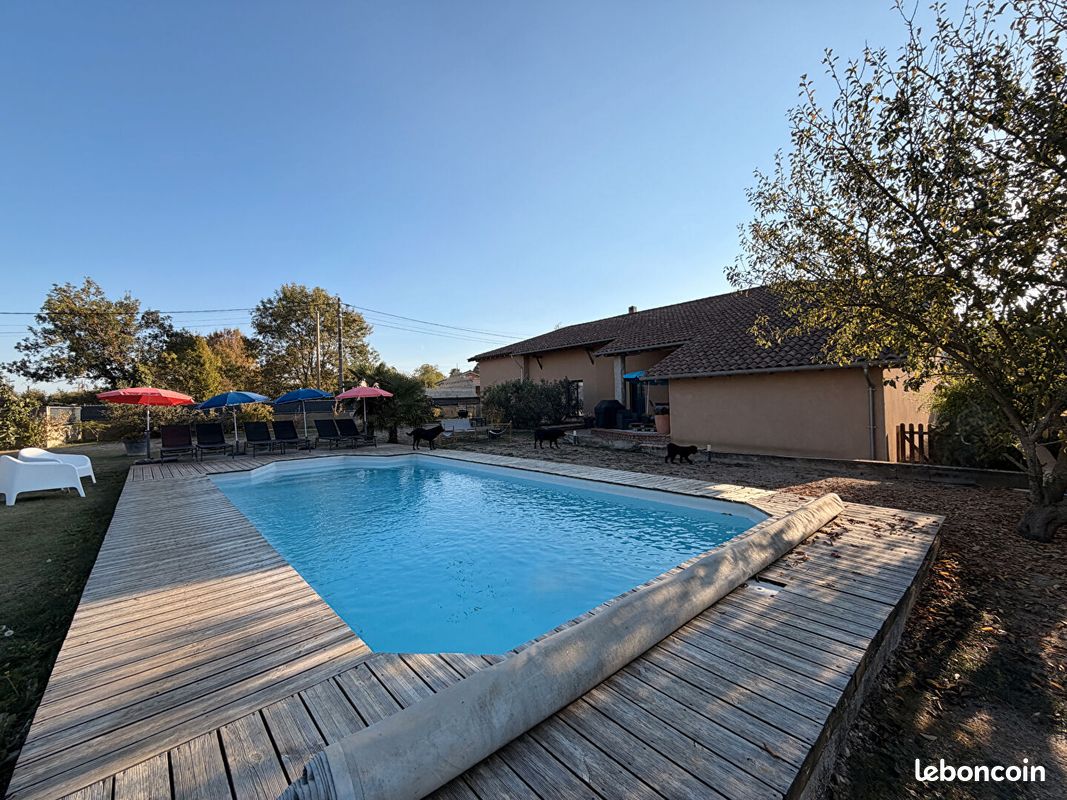 Maison 8 pièces 253 m² · à Vonnas · 253 m² · 545 000 €