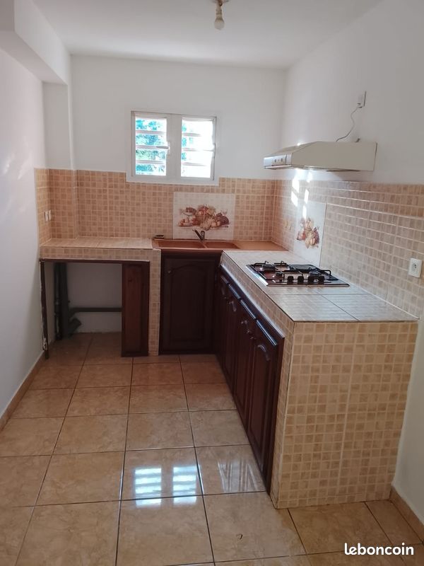 Appartement 3 pièces 50 m² · à Saint-André · 50 m² · 600 €
