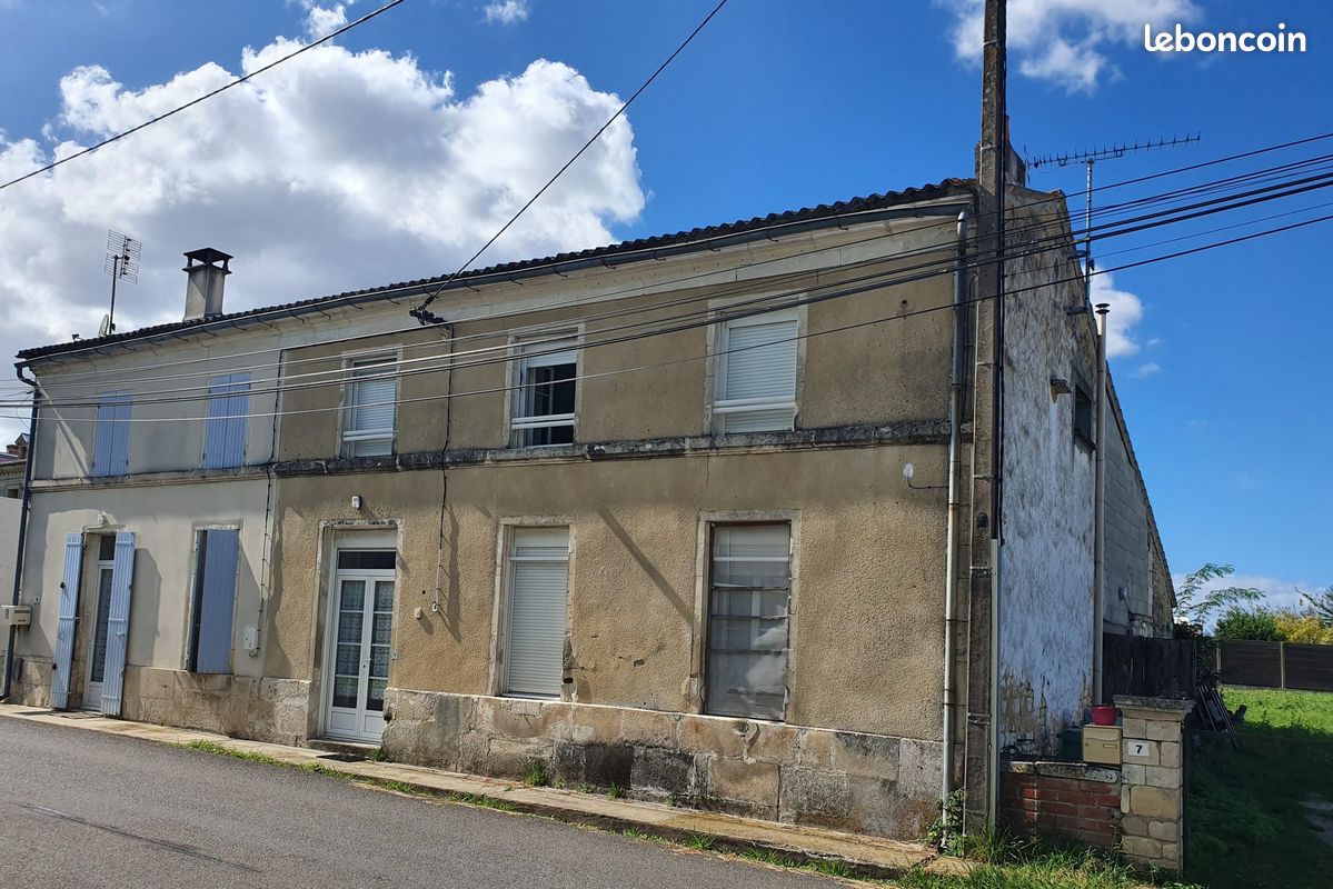 Maison 8 pièces 180 m² · à Épargnes · 180 m² · 169 000 €