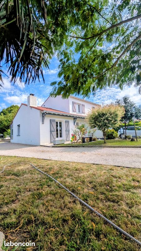 Maison 6 pièces 133 m² · à Montbert · 133 m² · 299 000 €