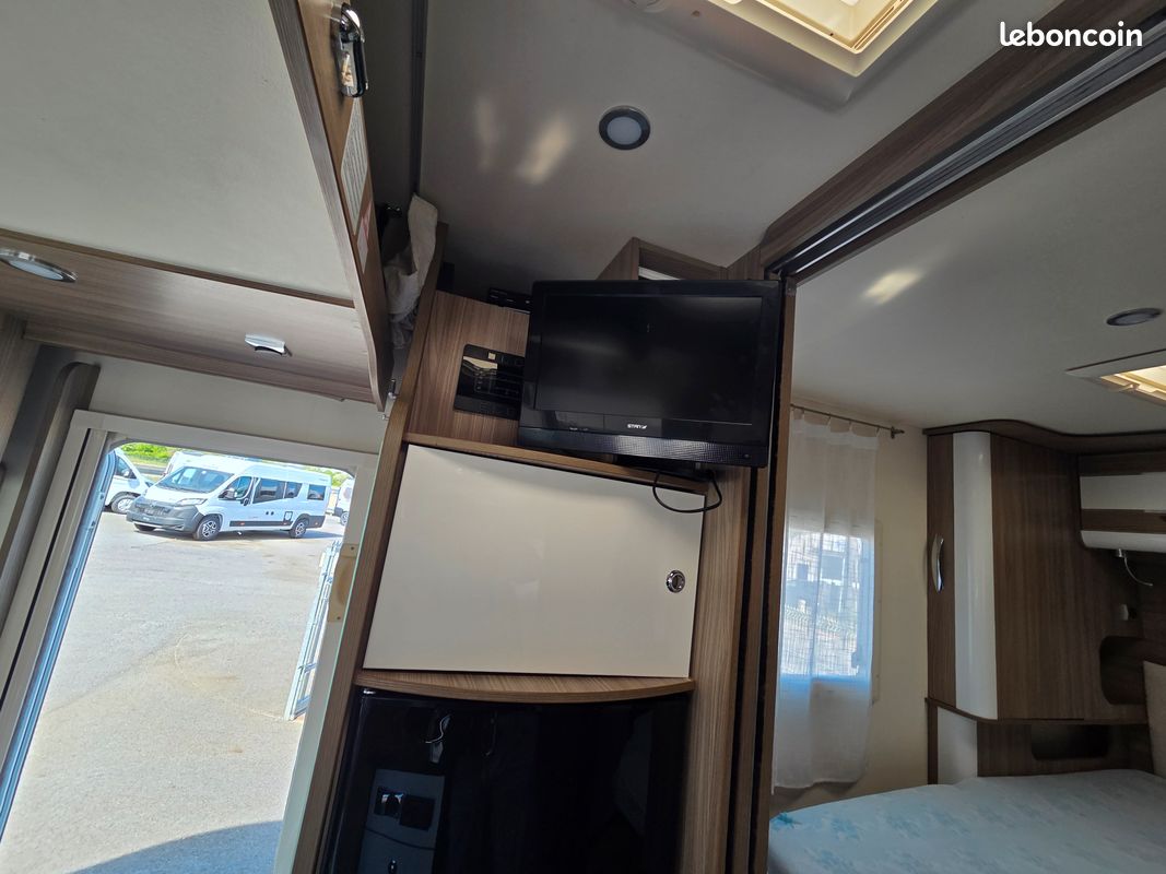 Autostar p650 privilège lit central 6.7m (image 9)