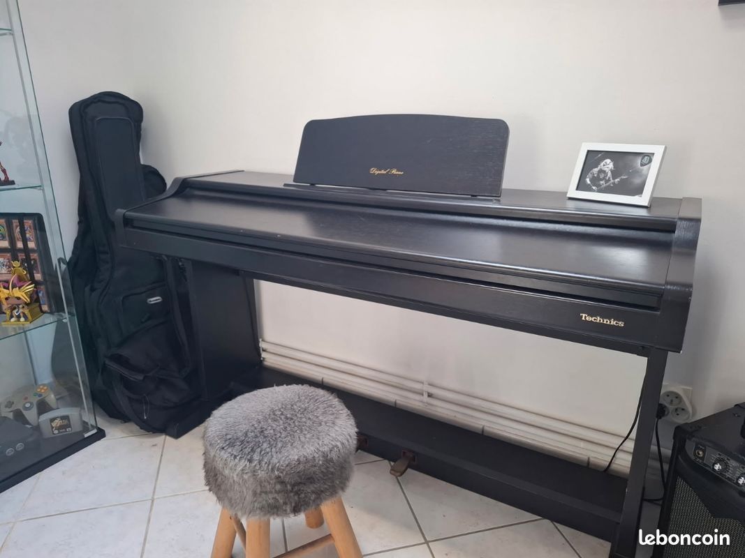 Piano Technics PCM digital piano PX203 - Instruments de musique