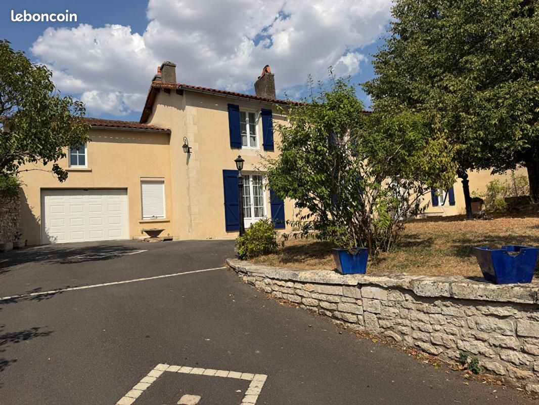Maison 6 pièces 161 m² · à Nanteuil · 161 m² · 249 570 €