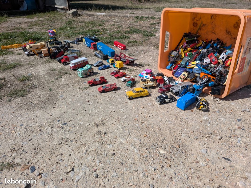 Lot de petite voiture (image 4)