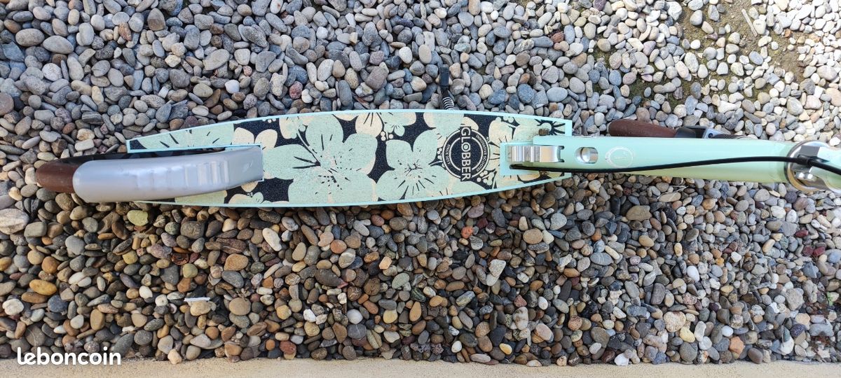 Monopattino Pieghievole Globber NL 205 Vintage Deluxe - Sistema Chiusura 1 Secondo, Pedana Antiscivolo - Foto 7