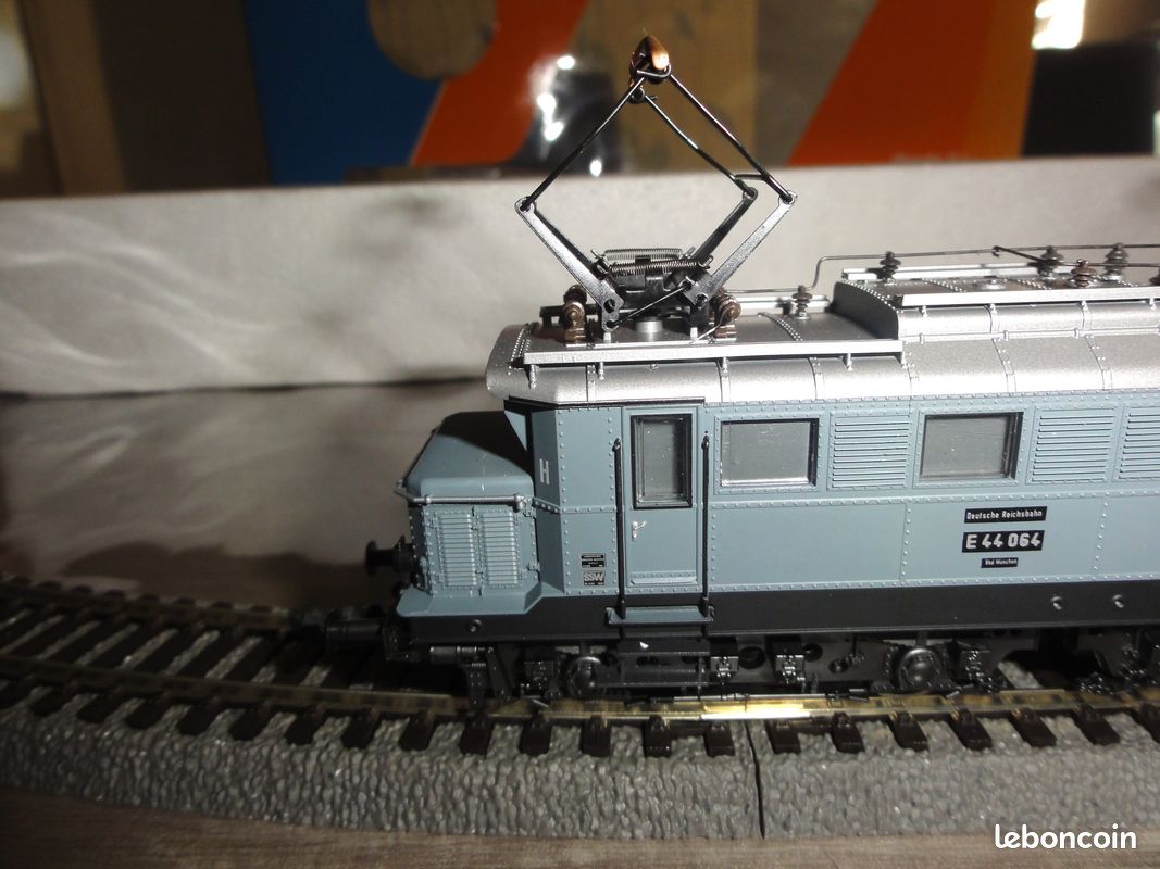 ROCO 43025, coffret 1 loco et 4 voitures KPEV Epoque I neuf BO