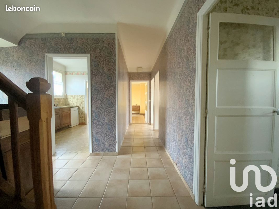 Maison 6 pièces 179 m² · à Oresmaux · 179 m² · 178 000 €