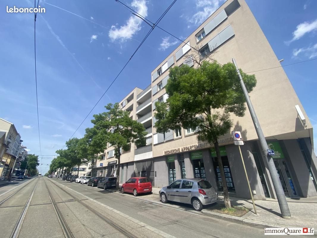 Appartement 4 pièces 85 m² · à Bron · 85 m² · 304 000 €