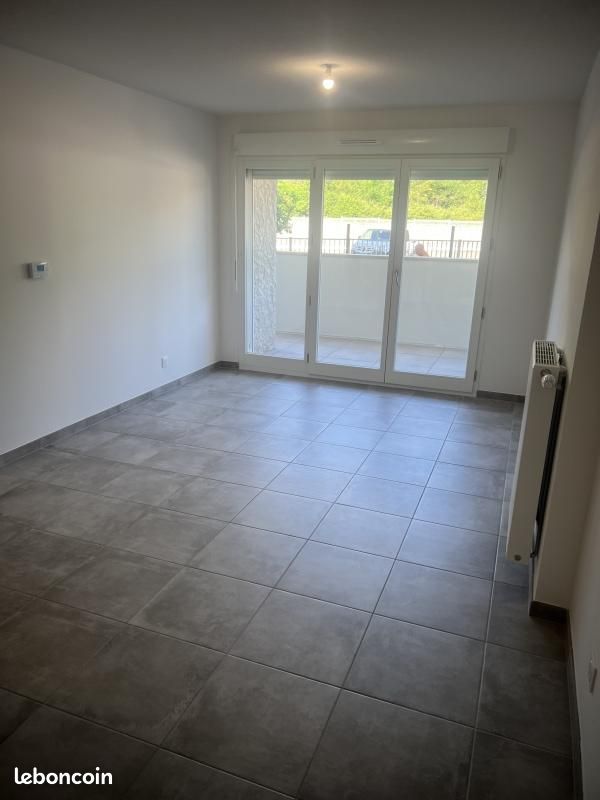 Appartement 3 pièces 55 m² · à Le Pont-de-Claix · 55 m² · 812 €