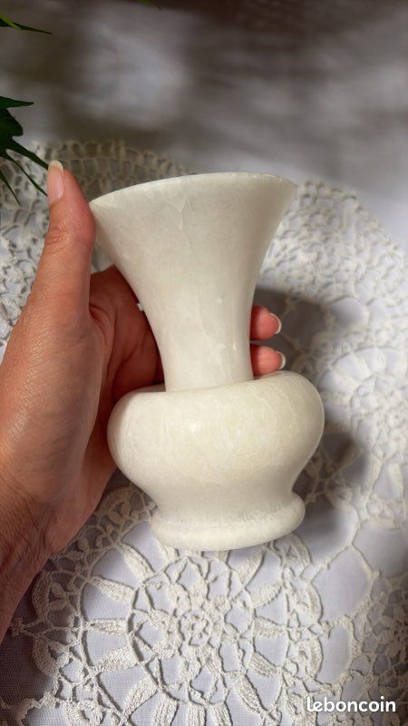 Vase en albatre (image 3)