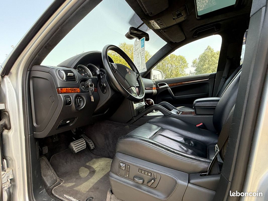 PORSCHE CAYENNE 4,5 TURBO S 521 ch 5P BVA - Financement à partir de 299e/Mois (image 14)