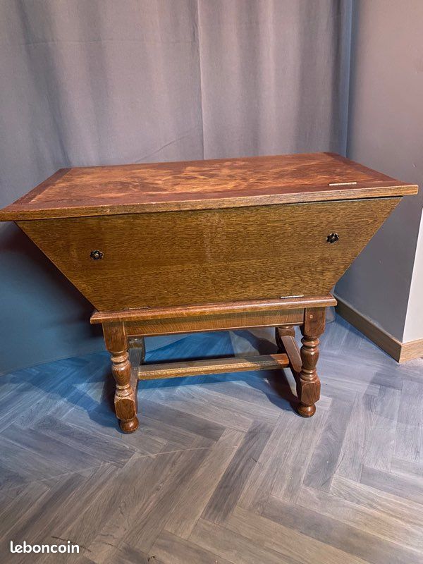Commode en bois (image 1)