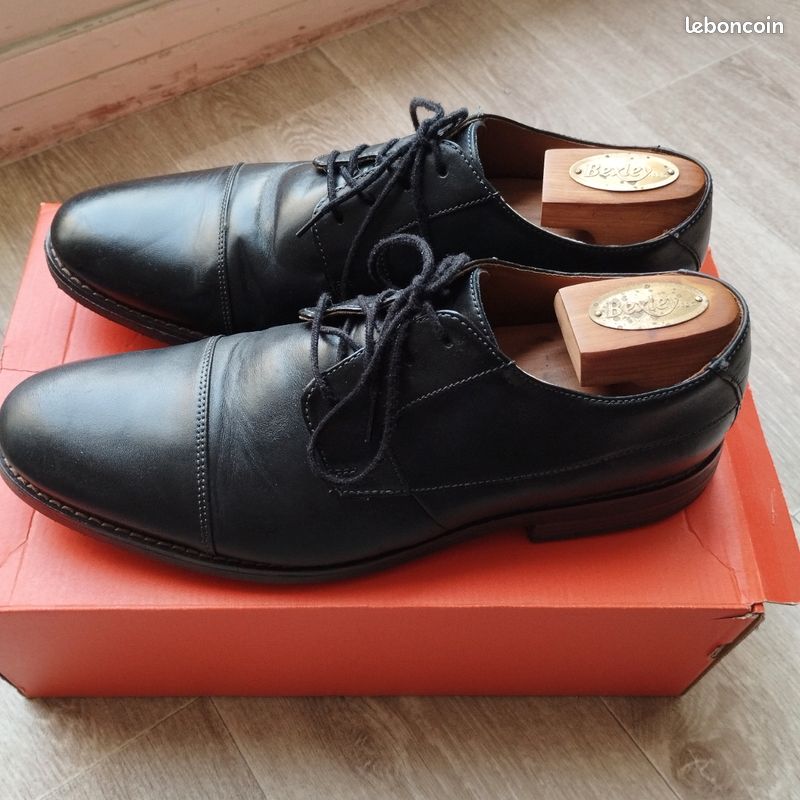 Paire de souliers Clarks T 43 (image 1)