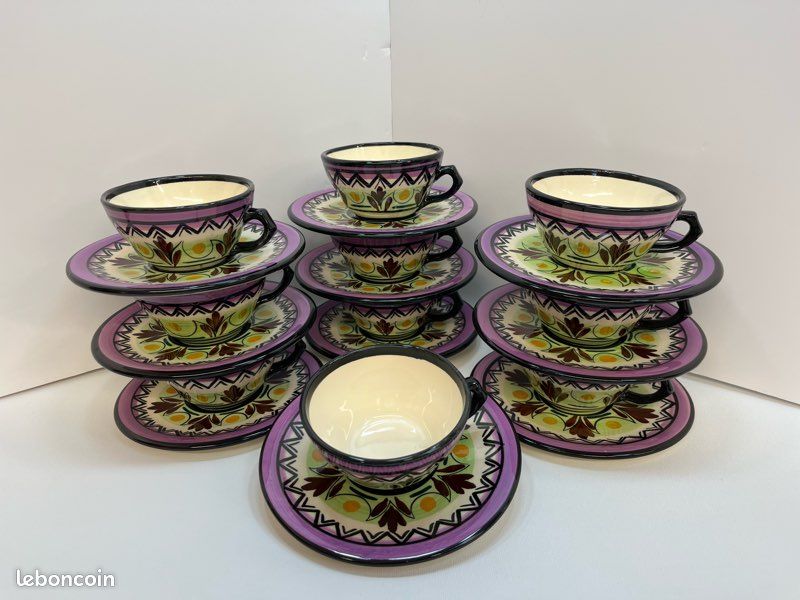 Faïence poterie Saint Jean chocolatière et quatre tasses avec soucoupe