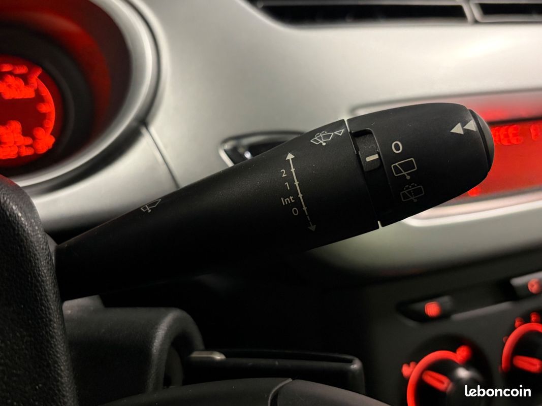 Citroën C3 1.6 HDi 92 Tendance confort (image 36)