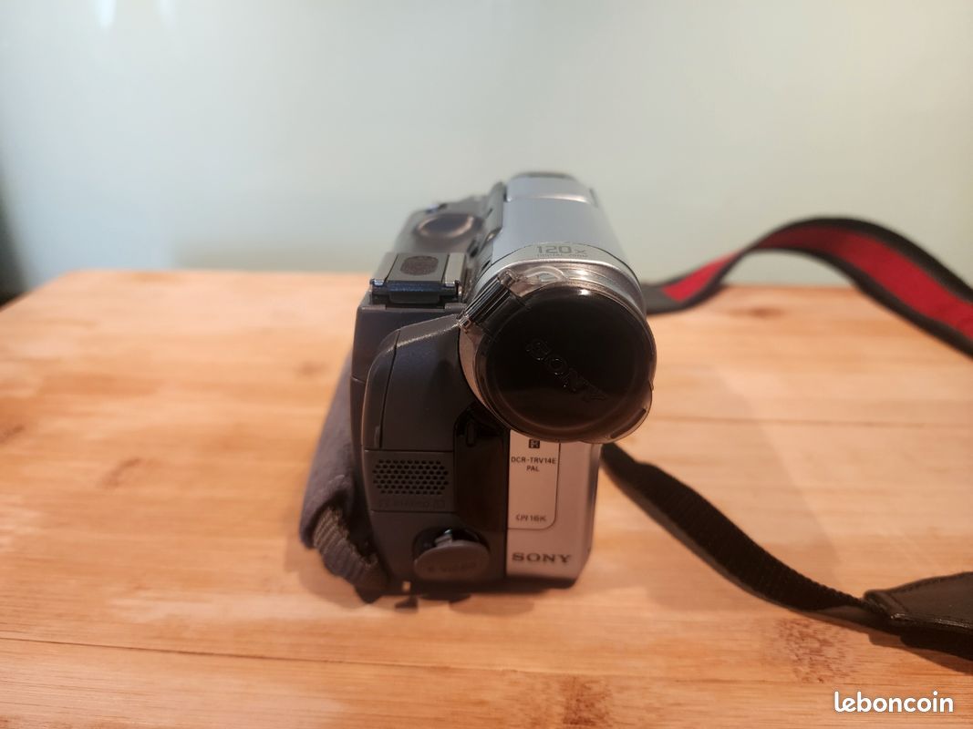 Caméscope Sony Handycam DCR-TRV14E MiniDV + Housse + Accessoires (Sans câble/batterie) (image 5)