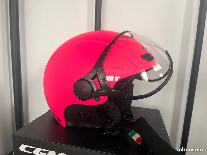 Casque de vélo CGM avec visière (image 1)