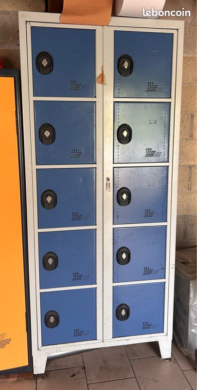 Armoire casiers métal (image 1)