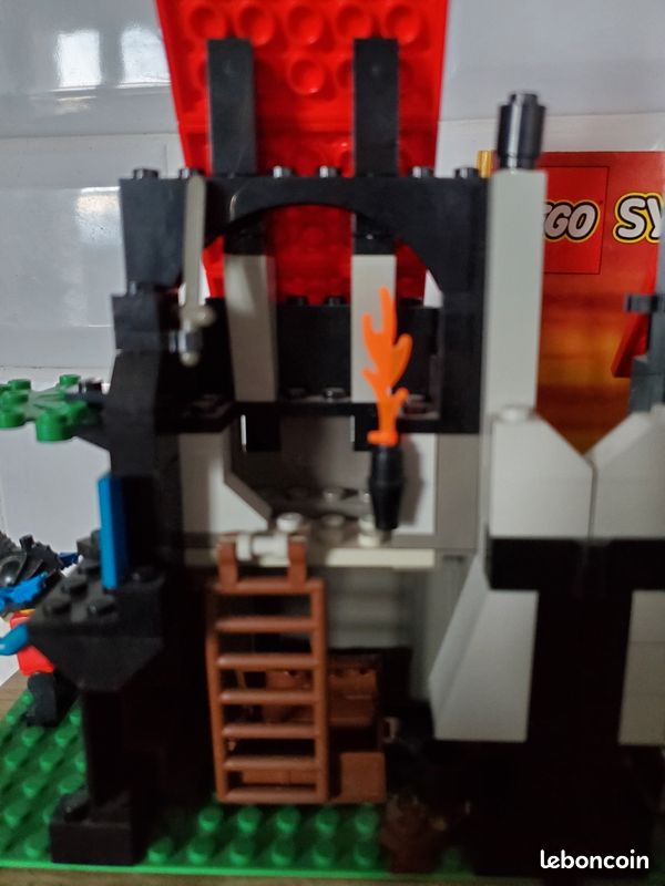 Vintage Lego 1993 - Majisto's Magical Workshop (image 4)