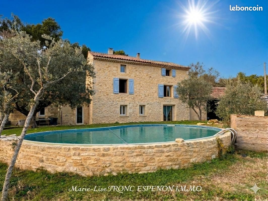 Maison 8 pièces 266 m² · à Pernes-les-Fontaines · 266 m² · 799 000 €