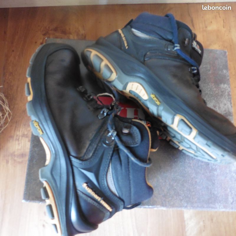 Une paire de chaussure de travail 39 (image 3)