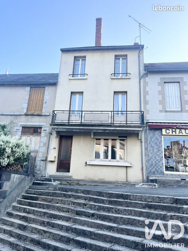 Maison 7 pièces 120 m² · à Giat · 120 m² · 42 000 €