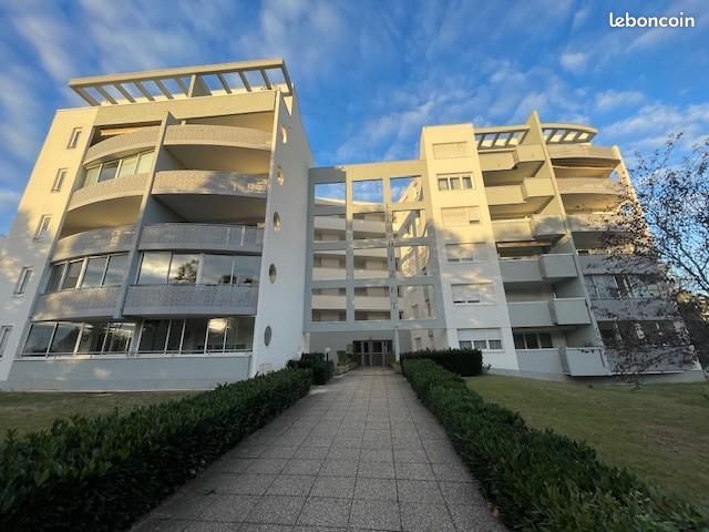 Appartement 3 pièces 71 m² · à Décines-Charpieu · 71,1 m² · 981 €/mois