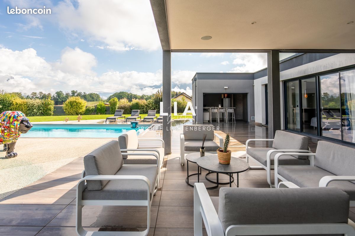Maison 6 pièces 244 m² · à Saint-Pierre-d'Albigny · 244 m² · 1 400 000 €