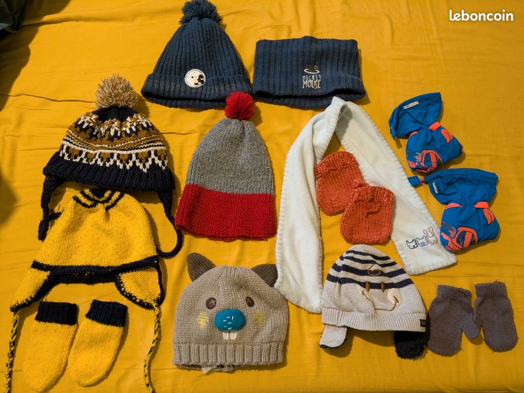 Bonnets, gants, écharpe (image 1)