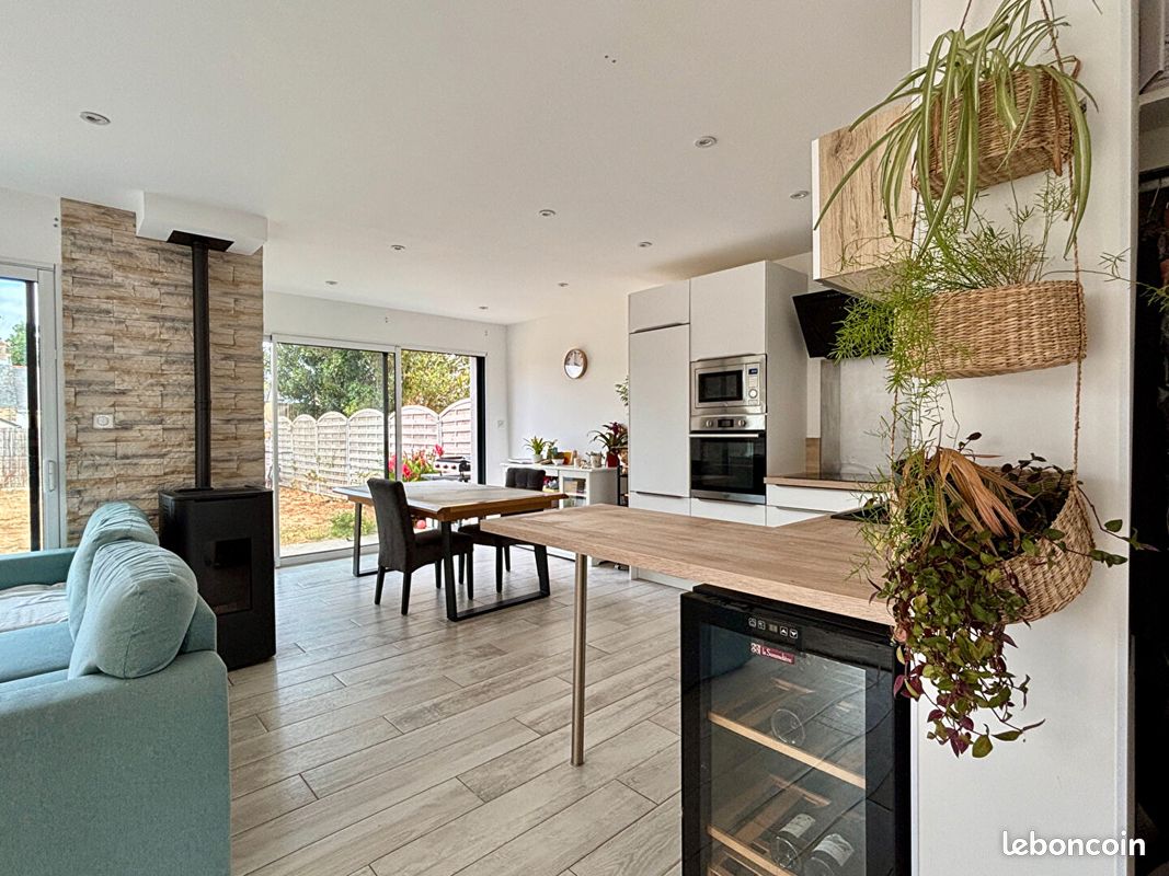 Maison 5 pièces 103 m² · à Saint-Lyphard · 103 m² · 341 250 €