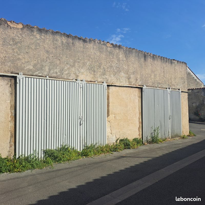 Parking 70 m² · à Surgères · 70 m² · 50 000 €