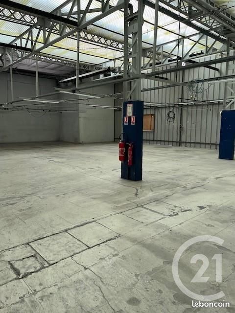 Immeuble 3200 m² · à Castres · 3 200 m² · 840 000 €
