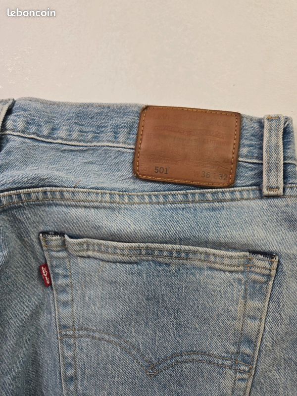 Jean Levi's 501 bleu taille W36 coupe droite washed (A31) (image 4)