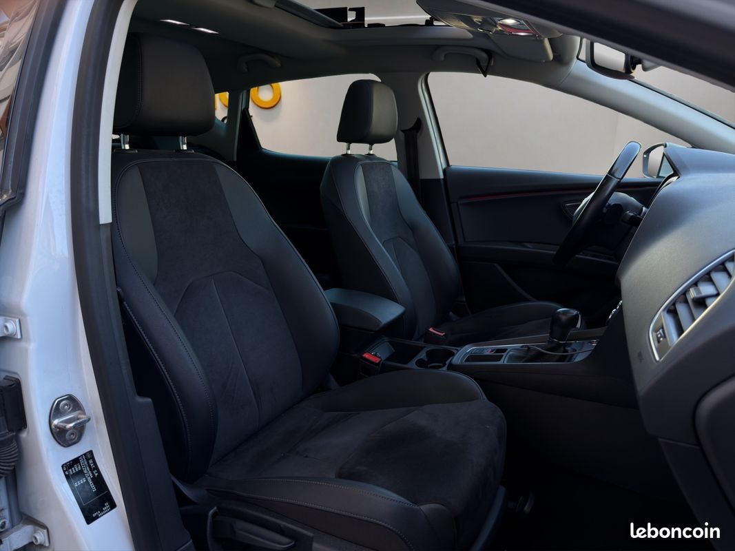 SEAT Leon 1.5 TSi 150CH XCELLENCE DSG / TOIT OUVRANT / CARPLAY / VIRTUAL COCKPIT / CAMERA / GARANTIE 6 MOIS (image 6)