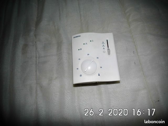 Régulateur électronique ambiance fonction chaud / clim automatique siemens DCC10 (image 2)