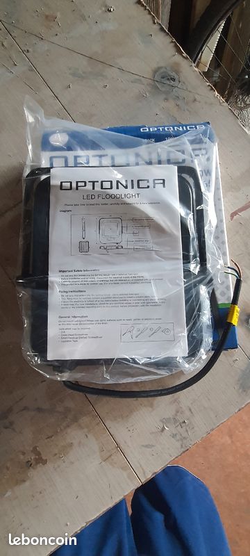 Projecteur led 100watts 9000 lms - IP65 (image 4)