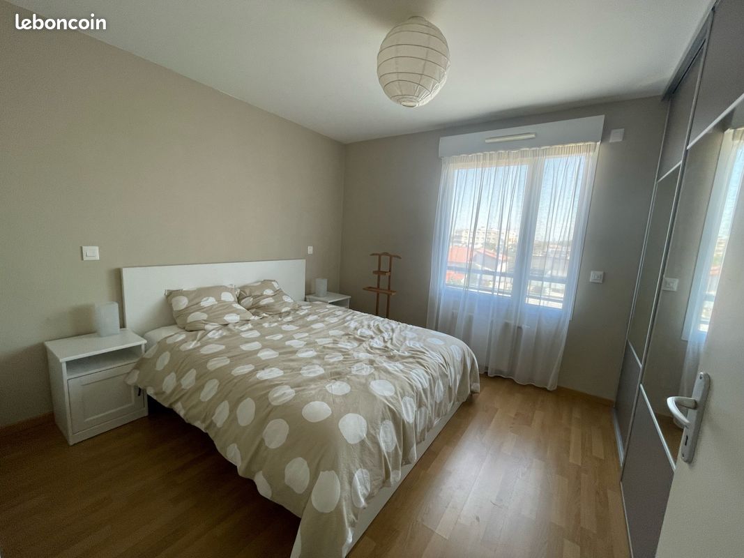 Appartement 3 pièces 57 m² · à Vénissieux · 56,5 m² · 890 €