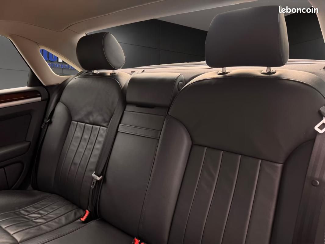 Audi A8 4.2 V8 FSi Quattro 349ch - Navi Bi-xénon Cuir Carnet entretien (image 20)