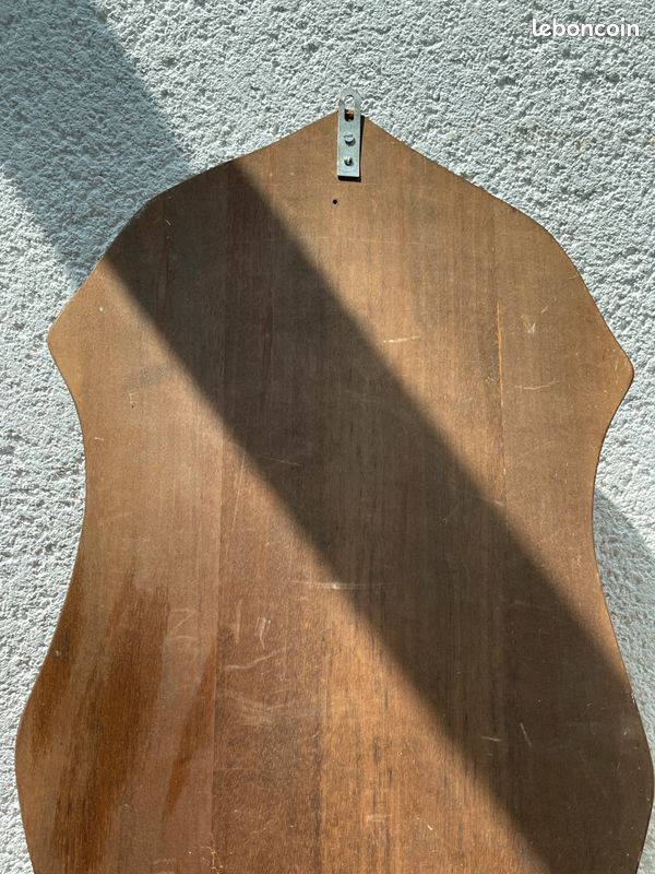 Fontaine Murale Décorative en Cuivre Martelé sur Support Bois