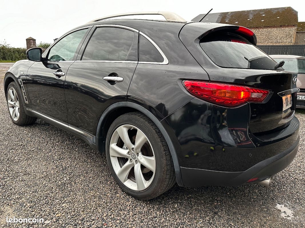 Infiniti fx 30ds / GPS / Toit ouvrant / cuir / regulateur / camera (image 2)
