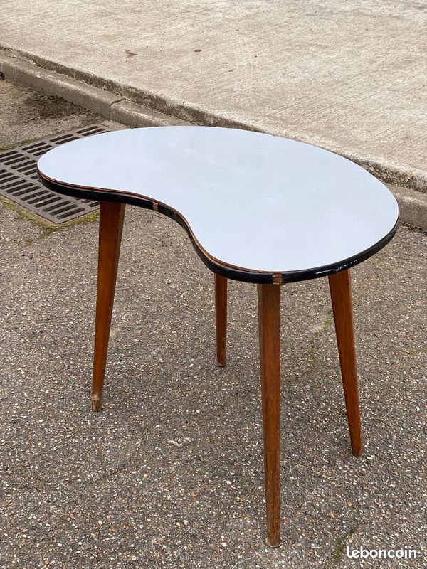Table d'appoint scandinave haricot 1960 (image 2)