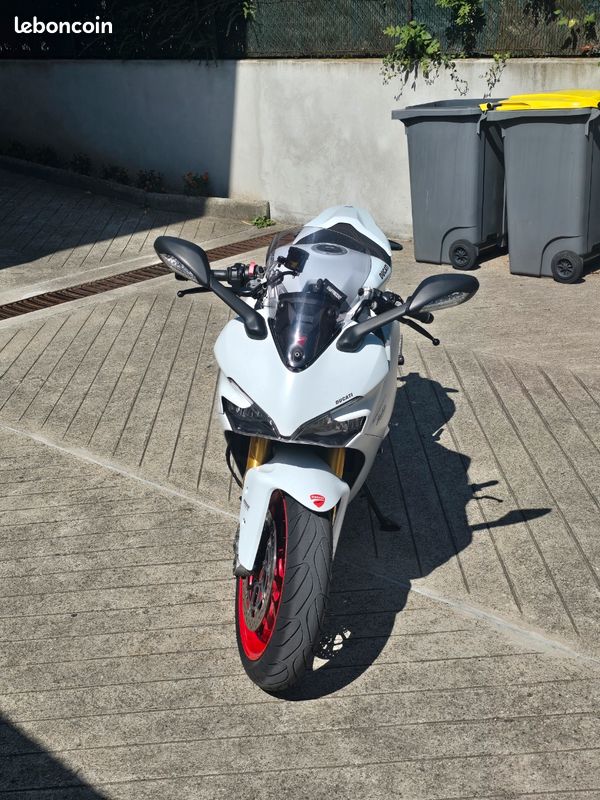 A vendre ducati supersport 939 S (image 2)