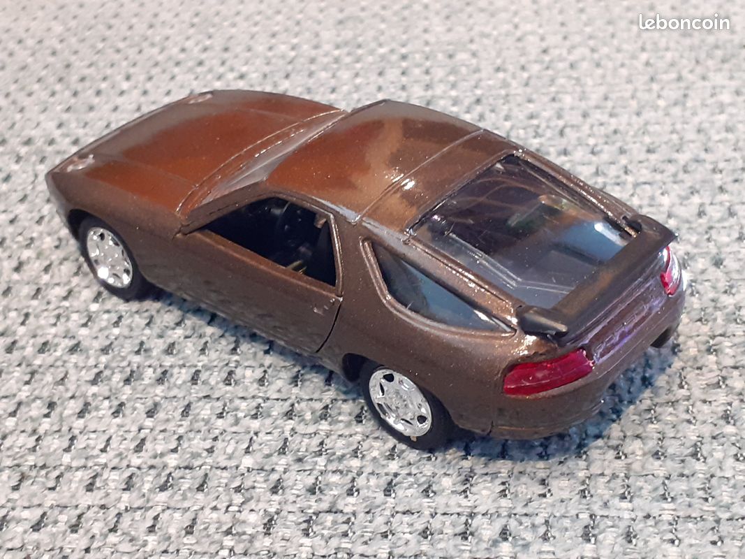 Solido 1/43 Porsche 928 GT de 1991 (image 2)
