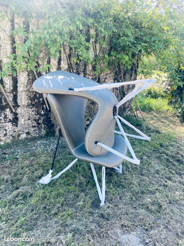 Paire de fauteuils neufs en simili vert amande pieds métal (image 3)