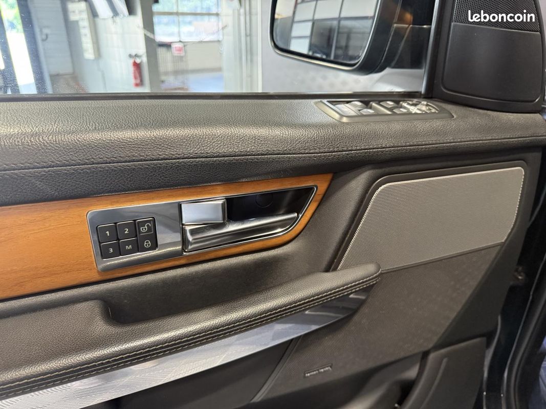 Land rover range rover sport 3.0 tdv6 245 ch v6 hse (image 18)