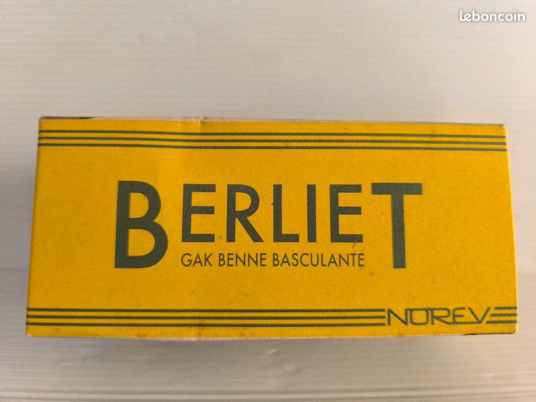 NOREV CIJ 8/03/02 Berliet GAK benne basculante- Boîte EUR 39,00