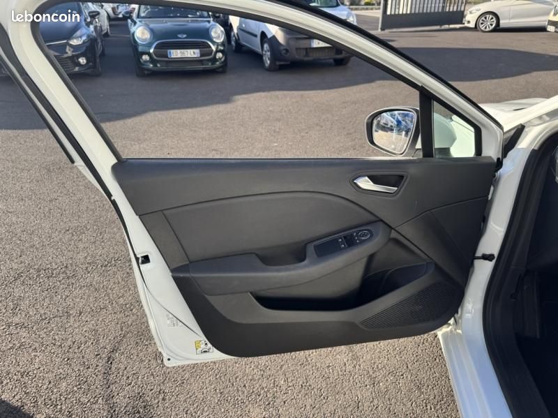 Renault Clio 1.5 Blue dCi 85ch Business (image 8)