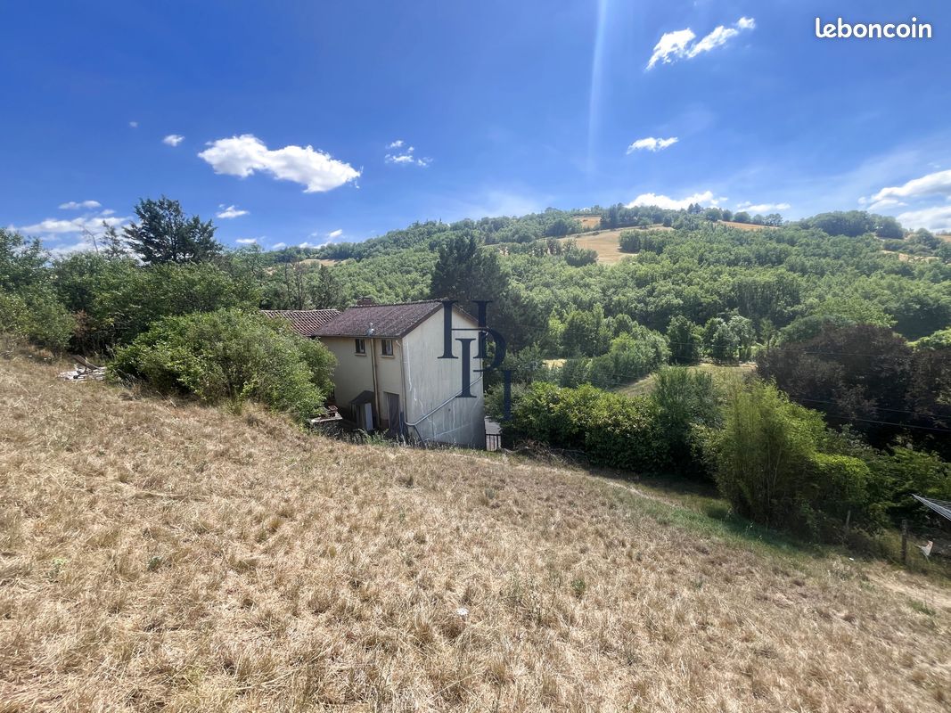 Maison 7 pièces 142 m² · à Saint-Juéry · 142 m² · 129 000 €
